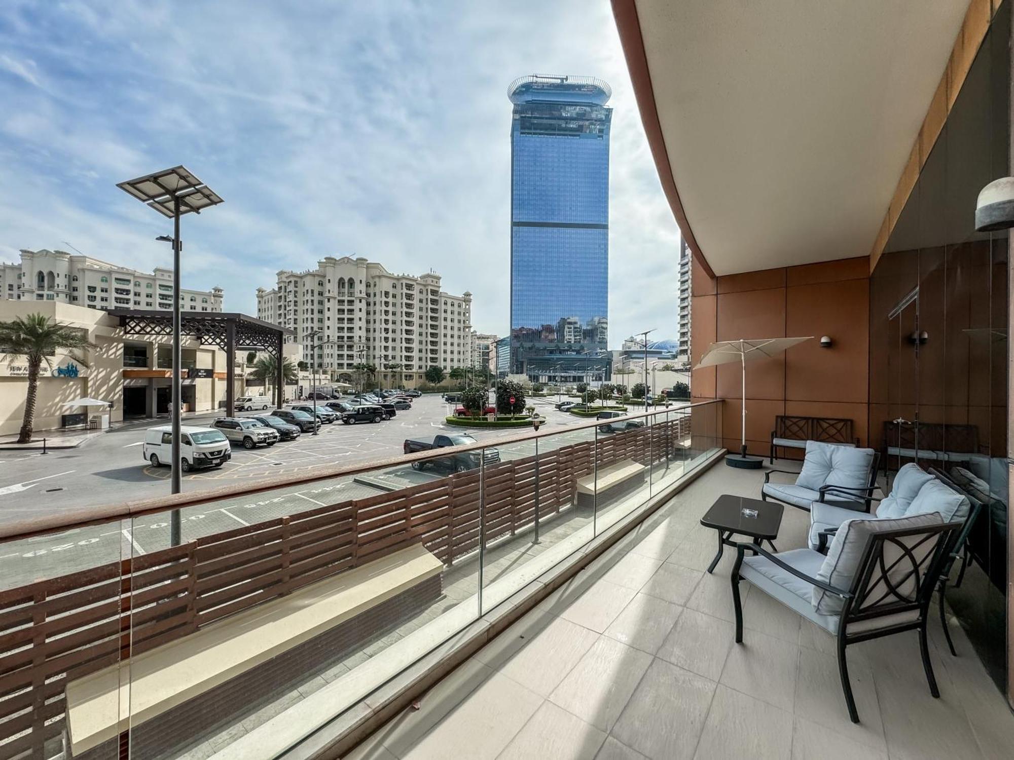 Modern Beachfront 1Br Apartment - Tiara Residence ドバイ エクステリア 写真
